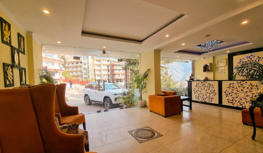 hotel triund heights