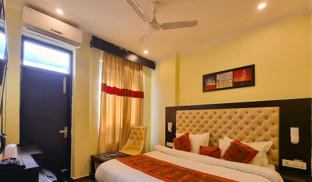 hotel triund heights