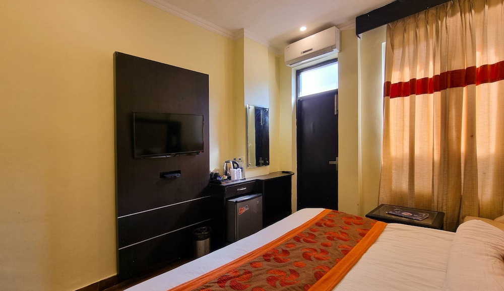 hotel triund heights