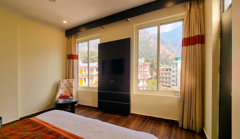 hotel triund heights