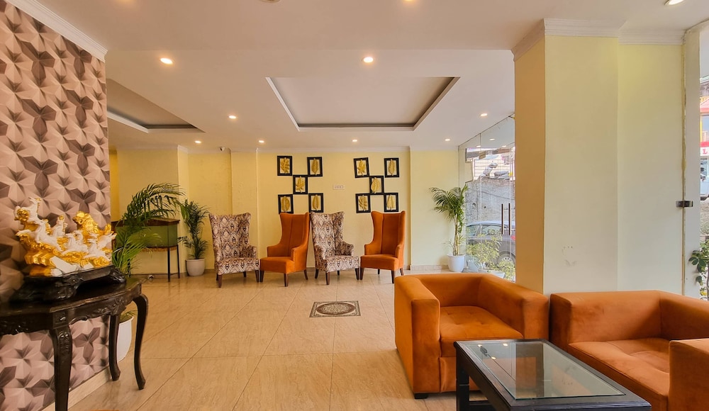 hotel triund heights