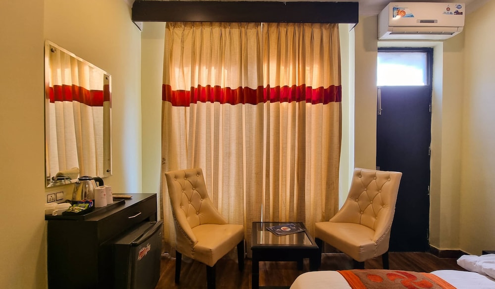 hotel triund heights