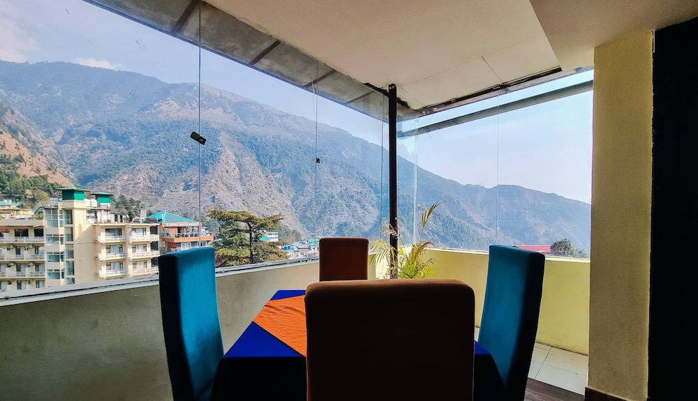 hotel triund heights