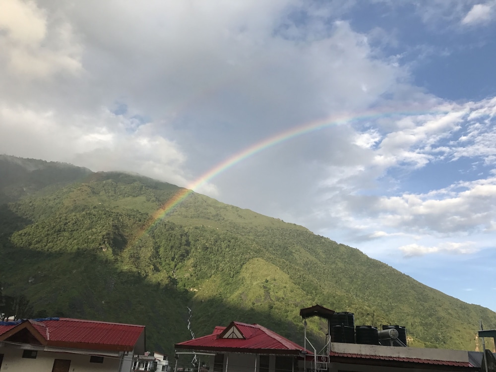 hotel triund heights