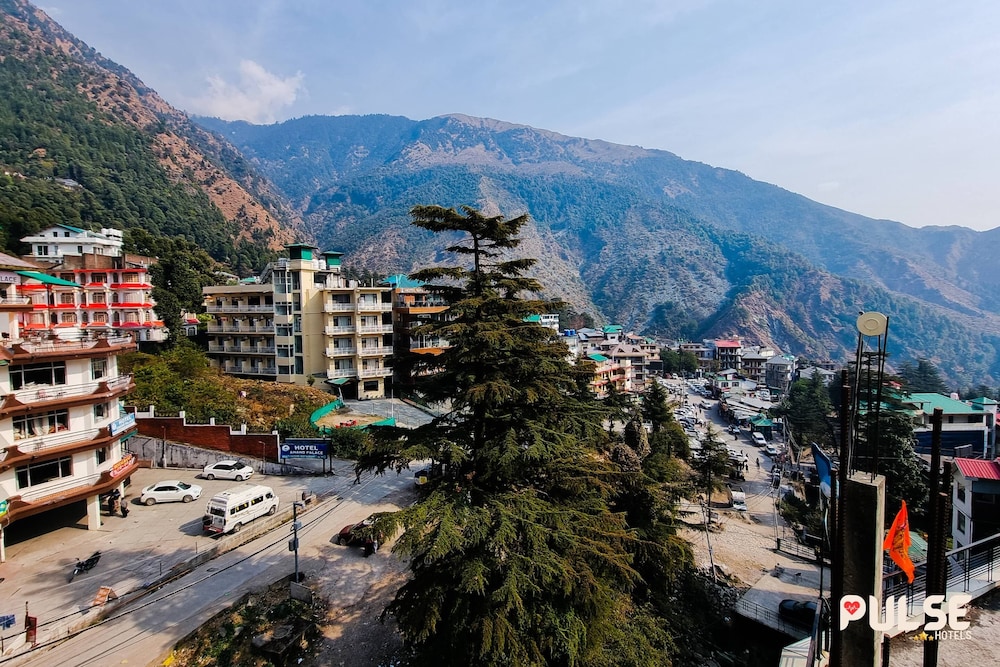 hotel triund heights