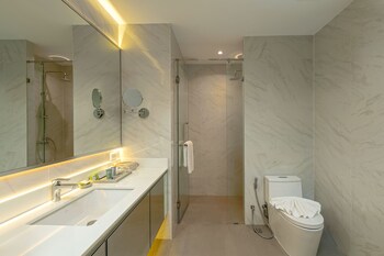 wyndham garden naithon phuket