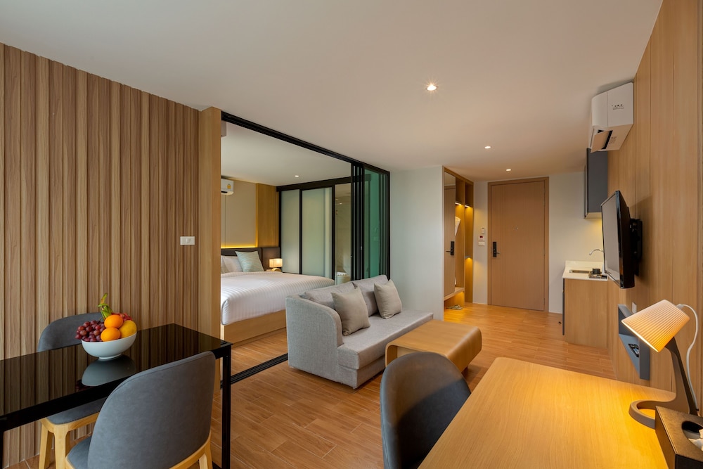 wyndham garden naithon phuket