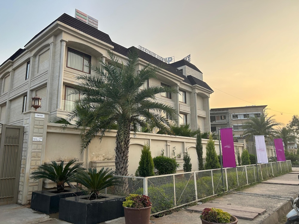 the imperial prime clarks inn suites