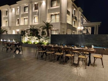 the imperial prime clarks inn suites