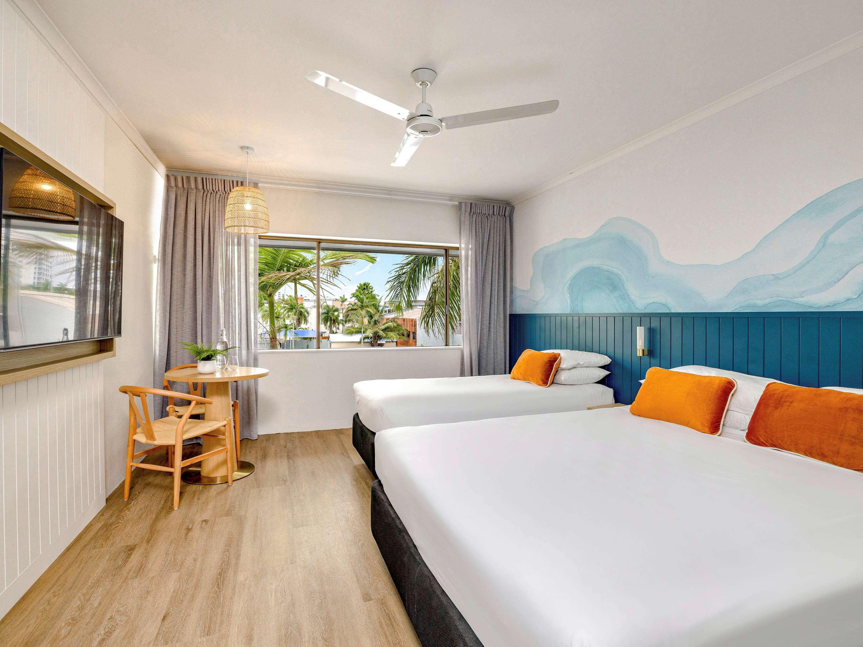 mercure cairns