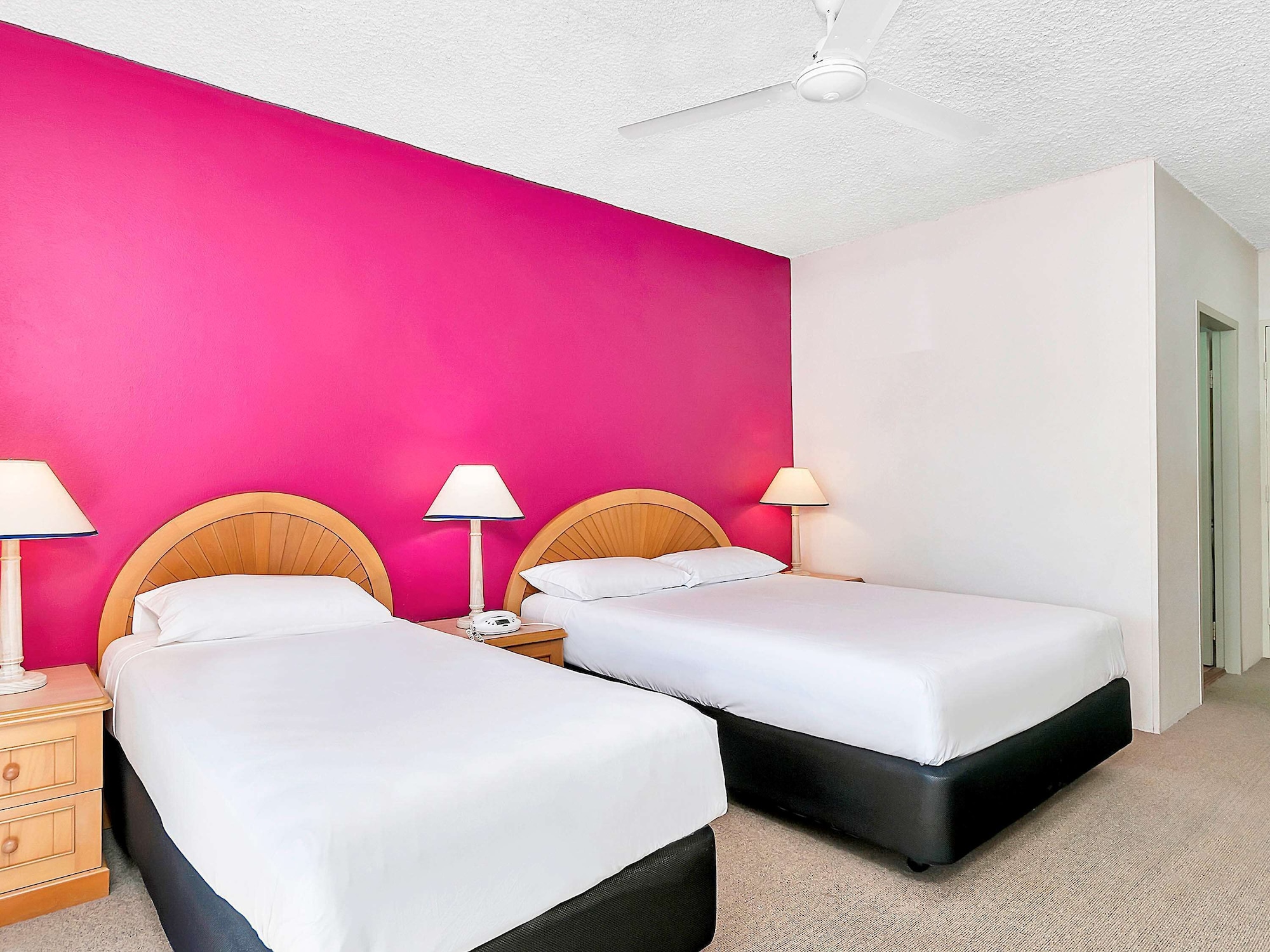 mercure cairns