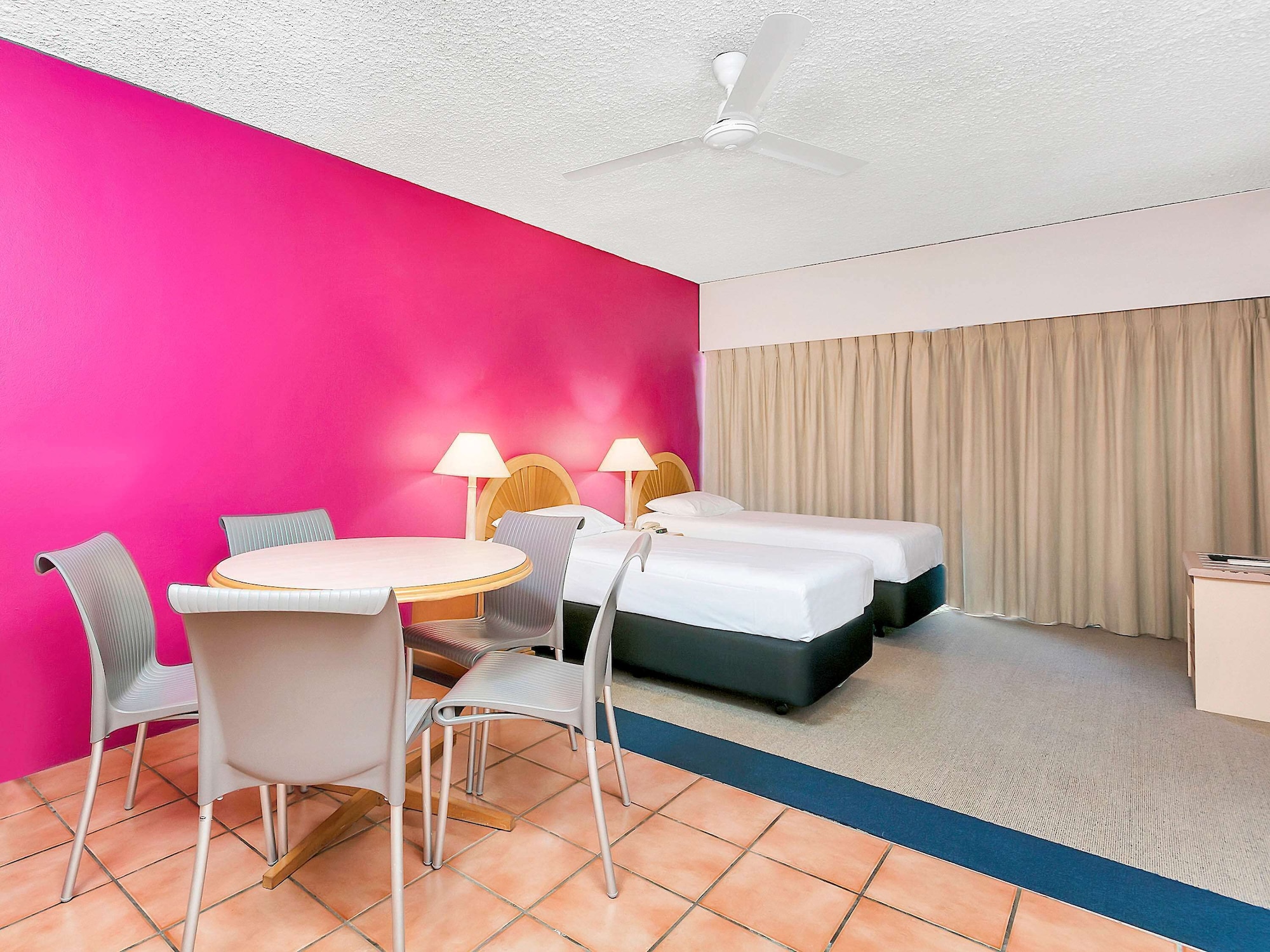 mercure cairns