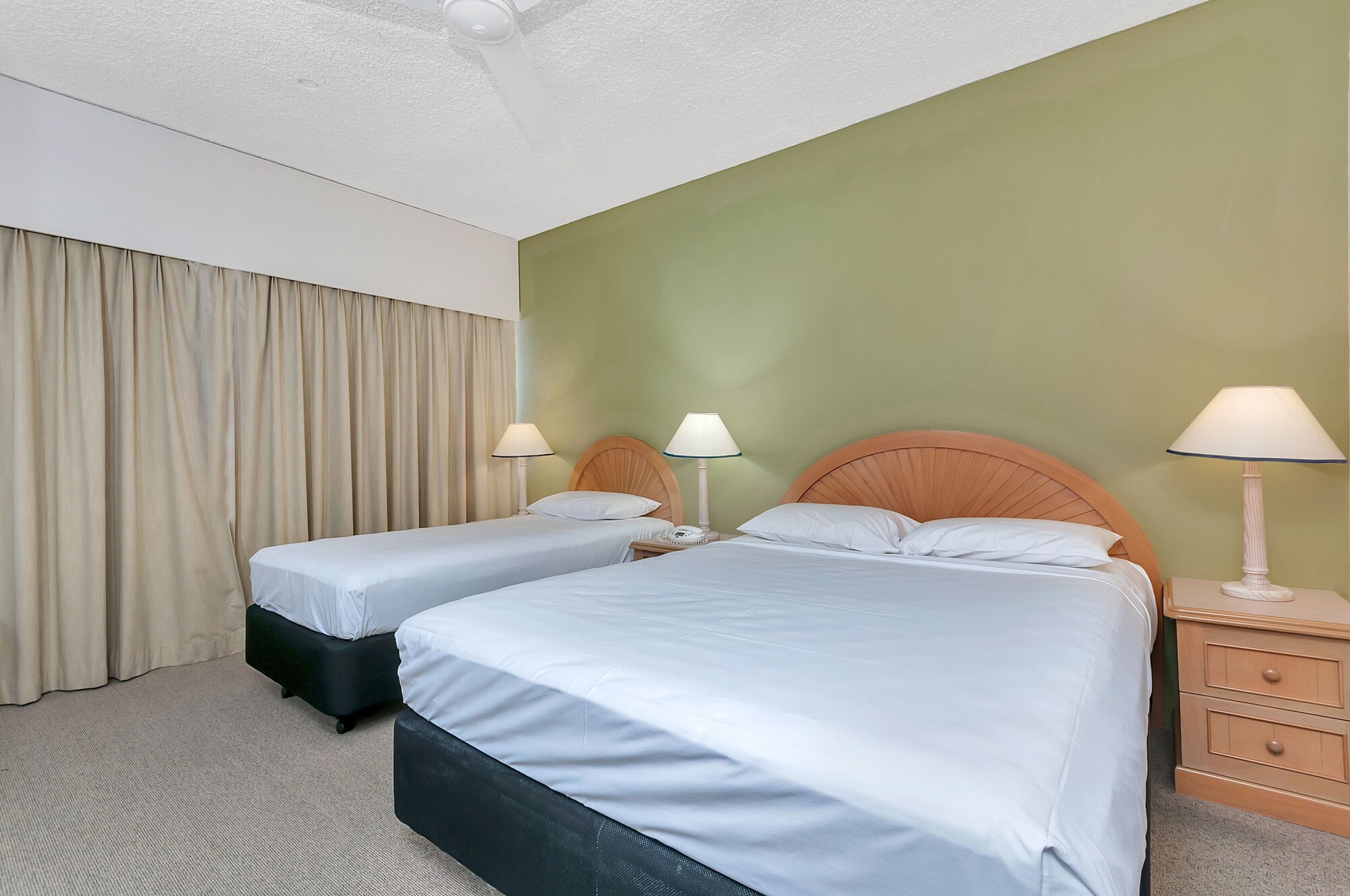 mercure cairns