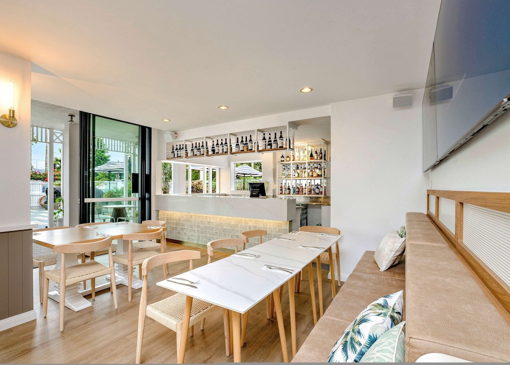 mercure cairns