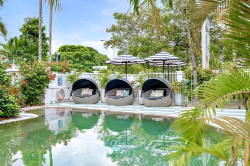 mercure cairns