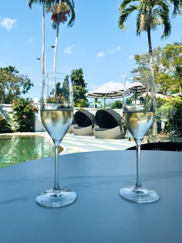 mercure cairns