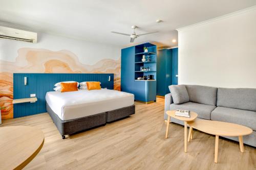 mercure cairns
