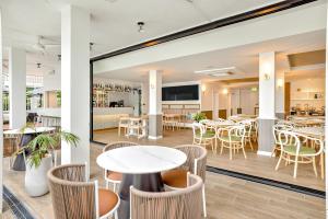 mercure cairns