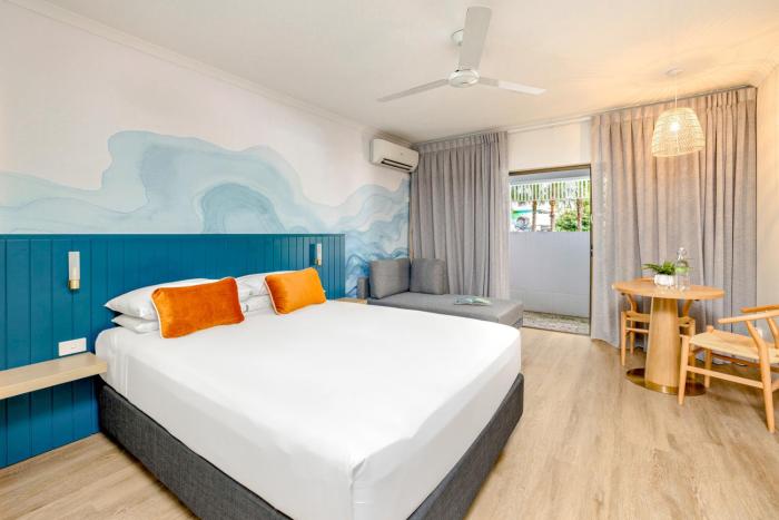 mercure cairns
