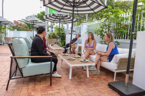 mercure cairns