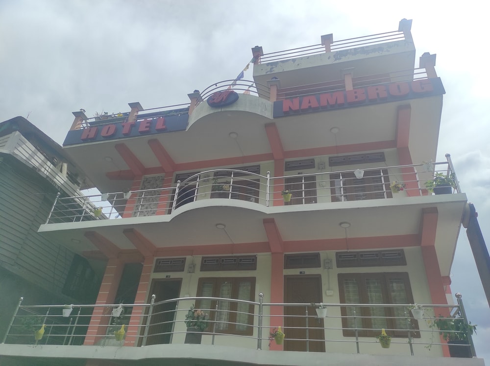hotel nambrog bomdila