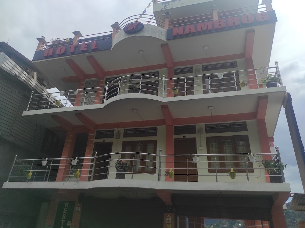 hotel nambrog bomdila