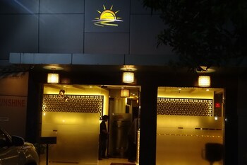 hotel sunshine airport