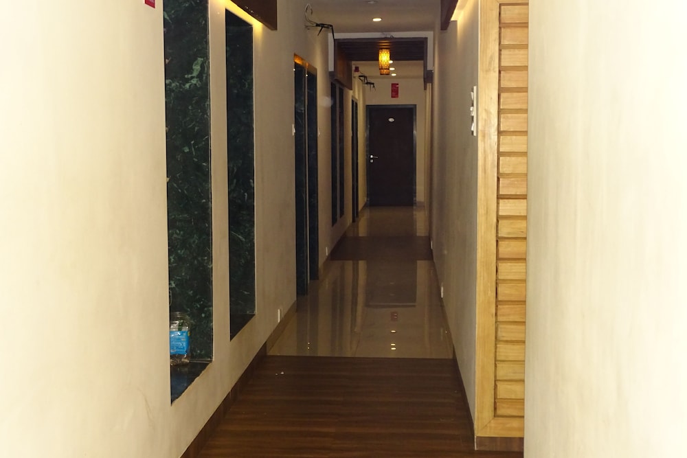 hotel sunshine airport