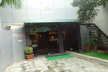 hotel sunshine airport