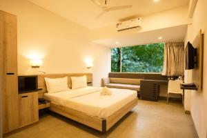 coastal pearl hotel margao railway station