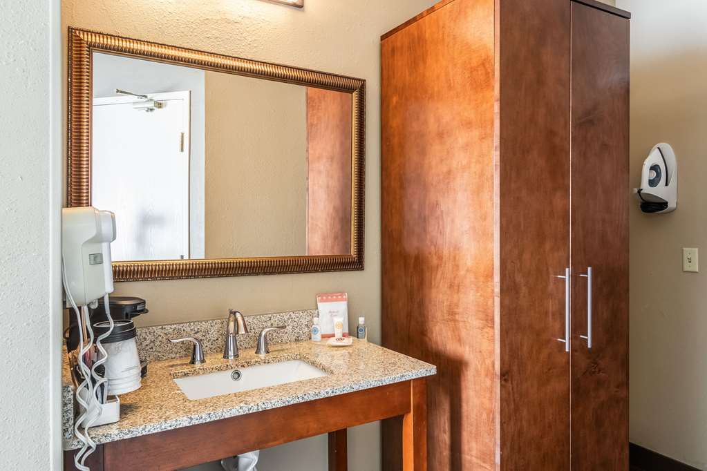 comfort inn tucson central