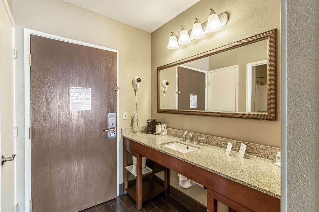 comfort inn tucson central