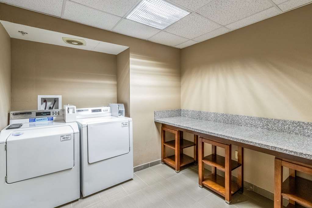 comfort inn tucson central