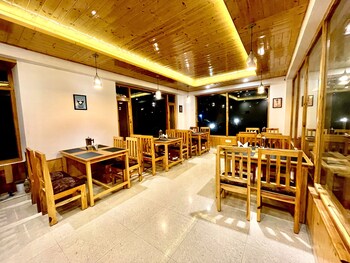 manali outdoor retreat by sheosante