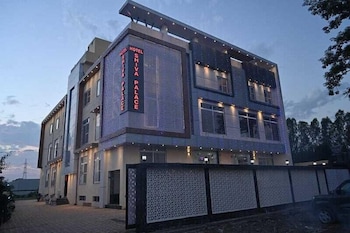 shiva palace by golden leaf hotels