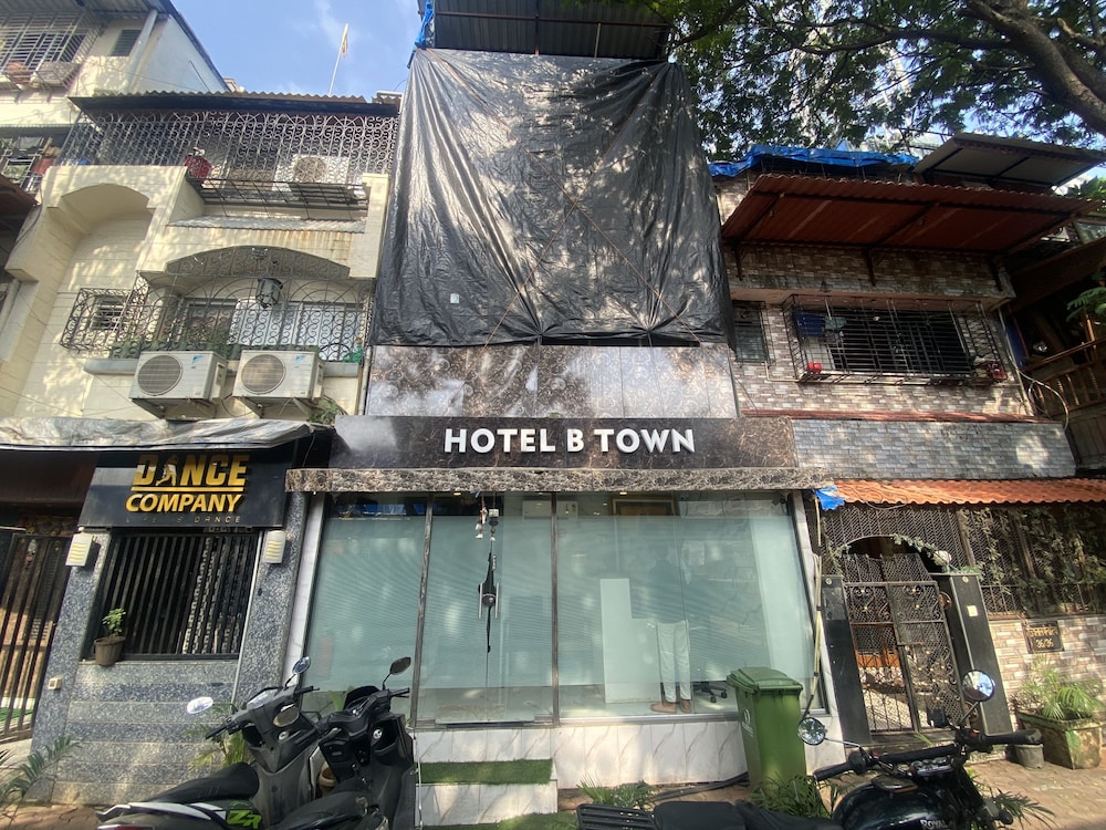 hotel b town