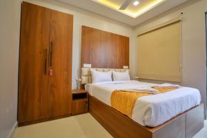 Hotel Ceasta,Suchitra Road,2 star