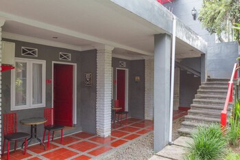 reddoorz plus otista garut