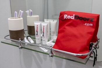 reddoorz plus otista garut