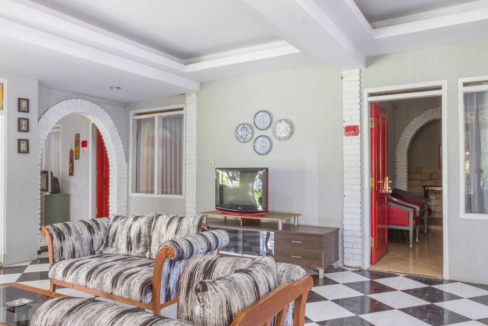 reddoorz plus otista garut