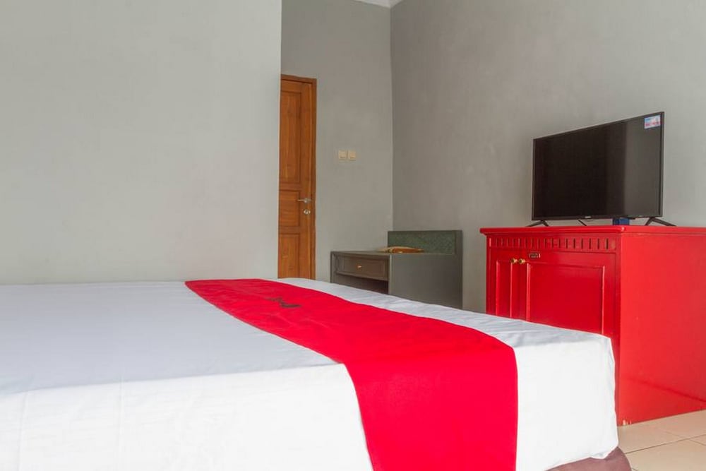 reddoorz plus otista garut