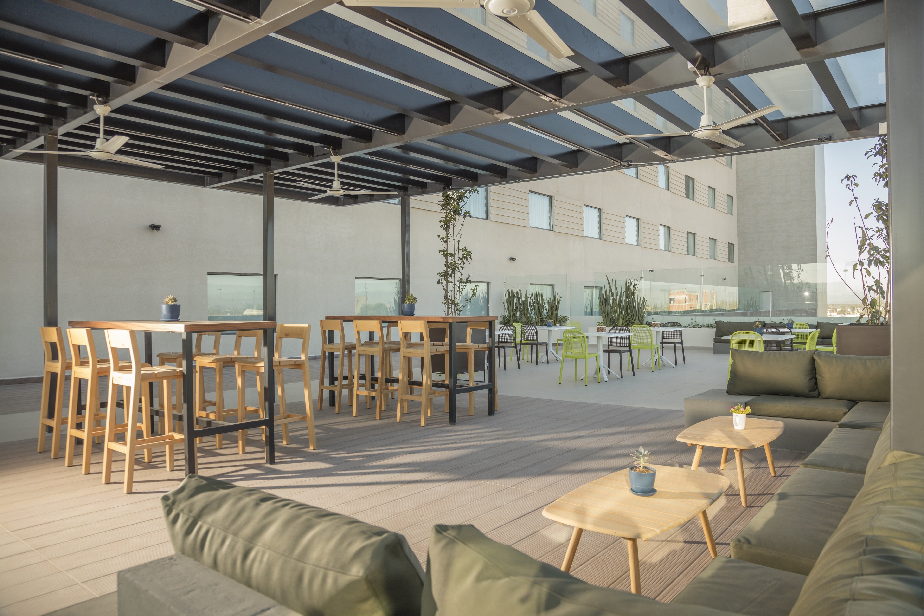 holiday inn and suites aguascalientes an ihg hotel