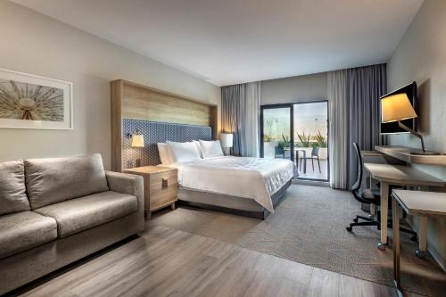 holiday inn and suites aguascalientes an ihg hotel