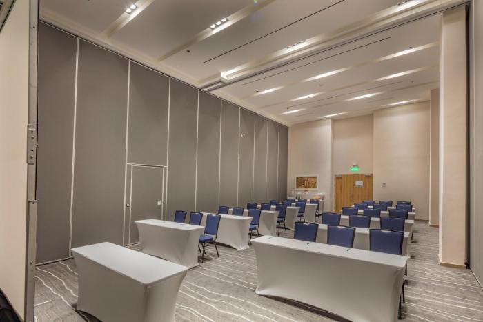 holiday inn and suites aguascalientes an ihg hotel