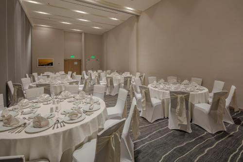 holiday inn and suites aguascalientes an ihg hotel