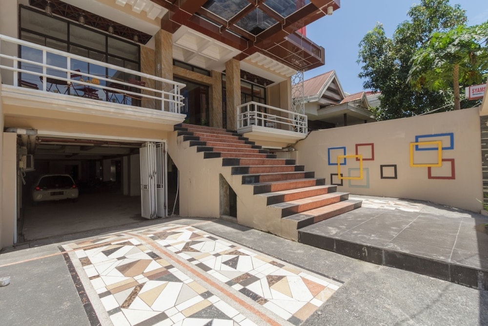 reddoorz plus boulevard panakkukang