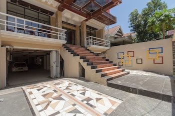 reddoorz plus boulevard panakkukang