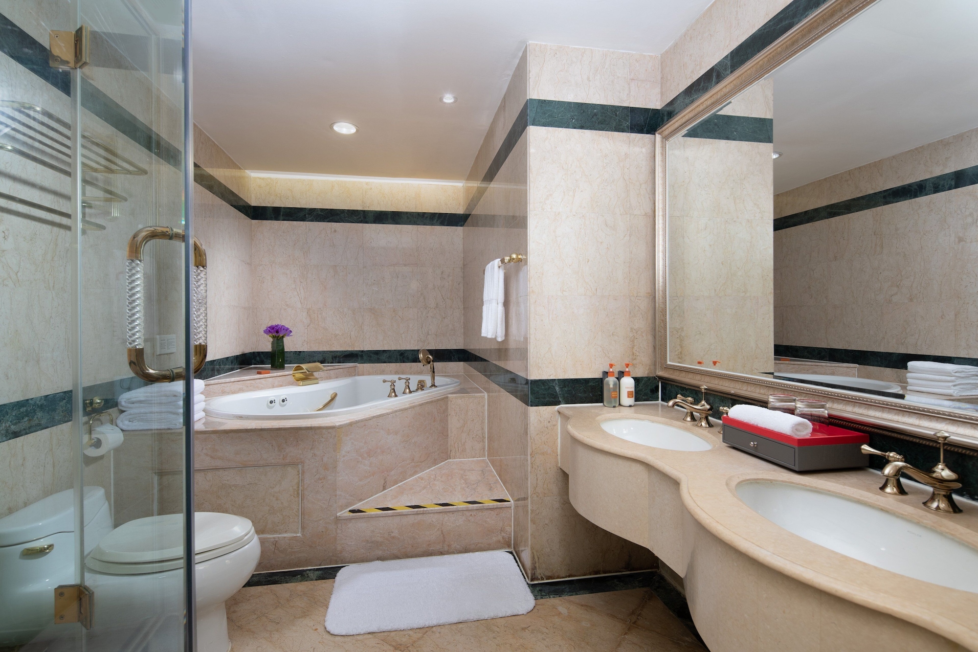 crowne plaza shanghai nanjing road by ihg