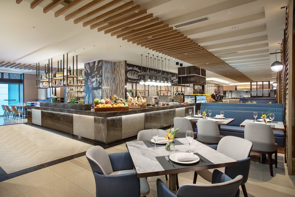 crowne plaza shanghai nanjing road by ihg