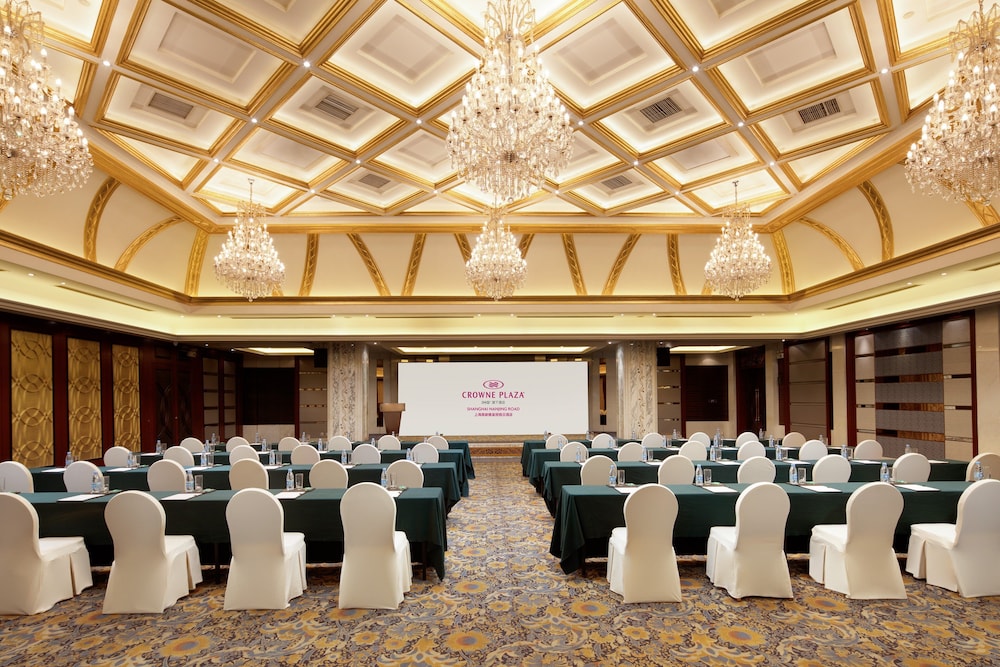 crowne plaza shanghai nanjing road by ihg
